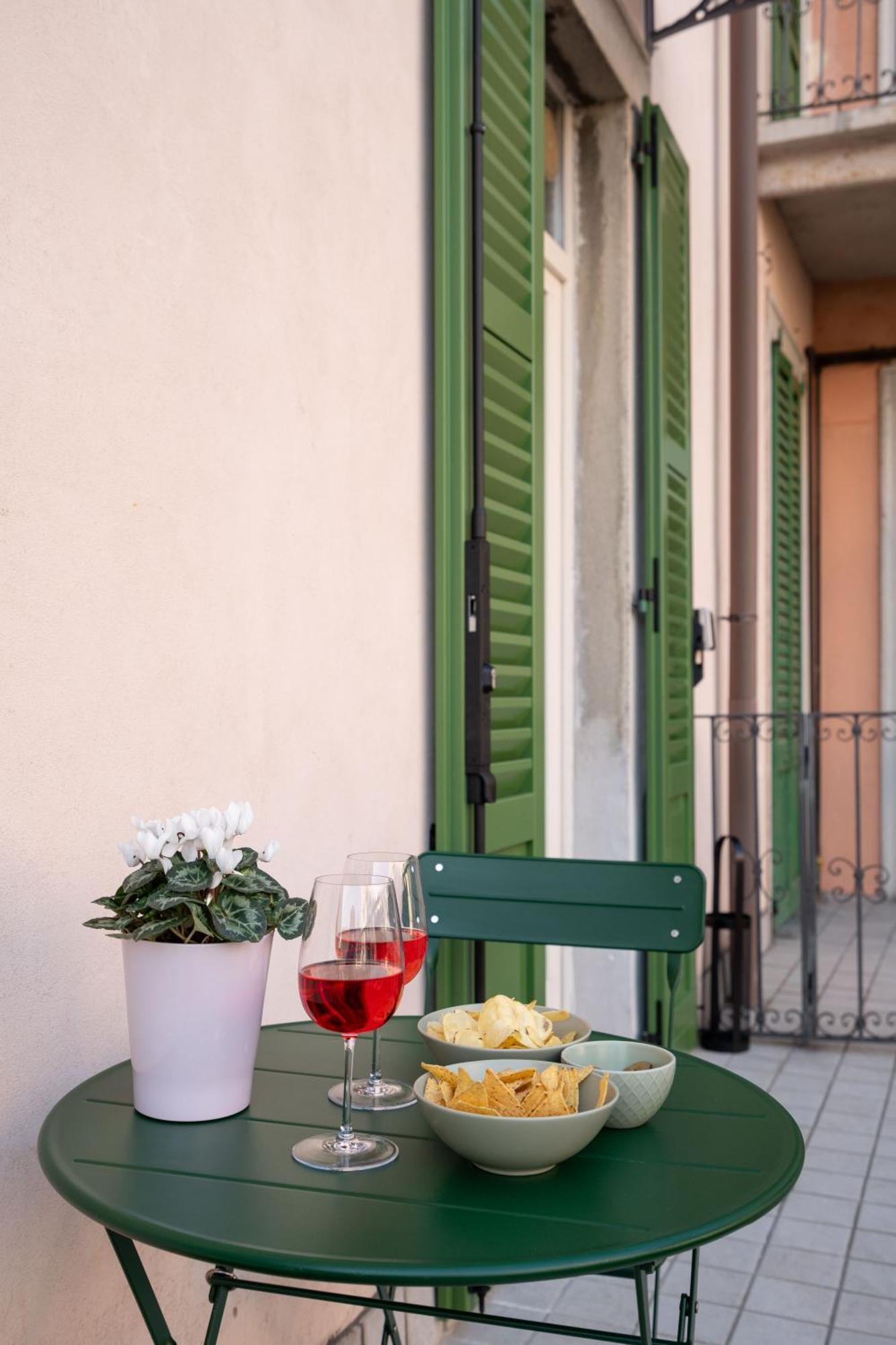 La Farfalla Blu - Boutique Apartment Bergamo Exteriör bild