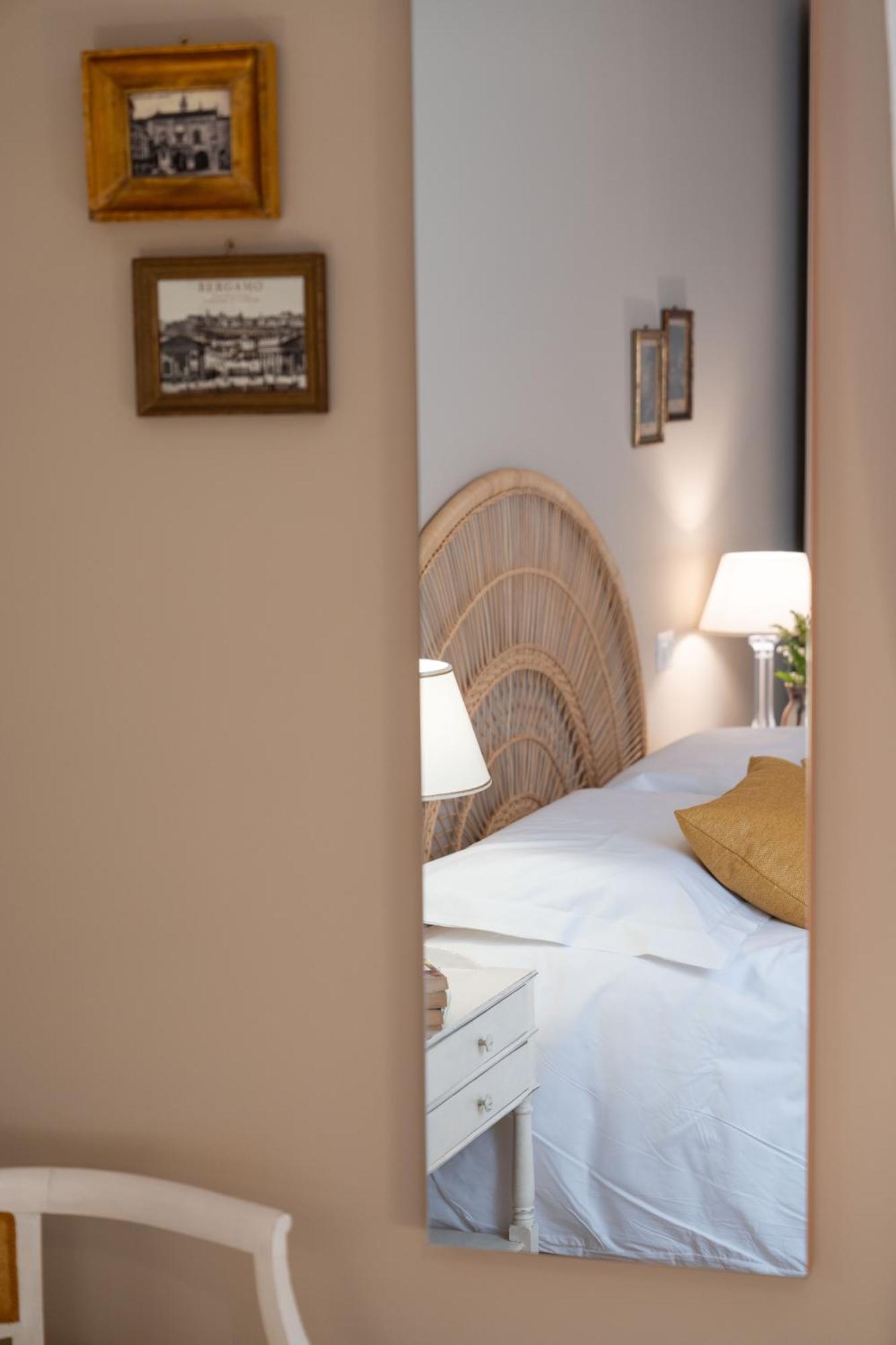 La Farfalla Blu - Boutique Apartment Bergamo Exteriör bild